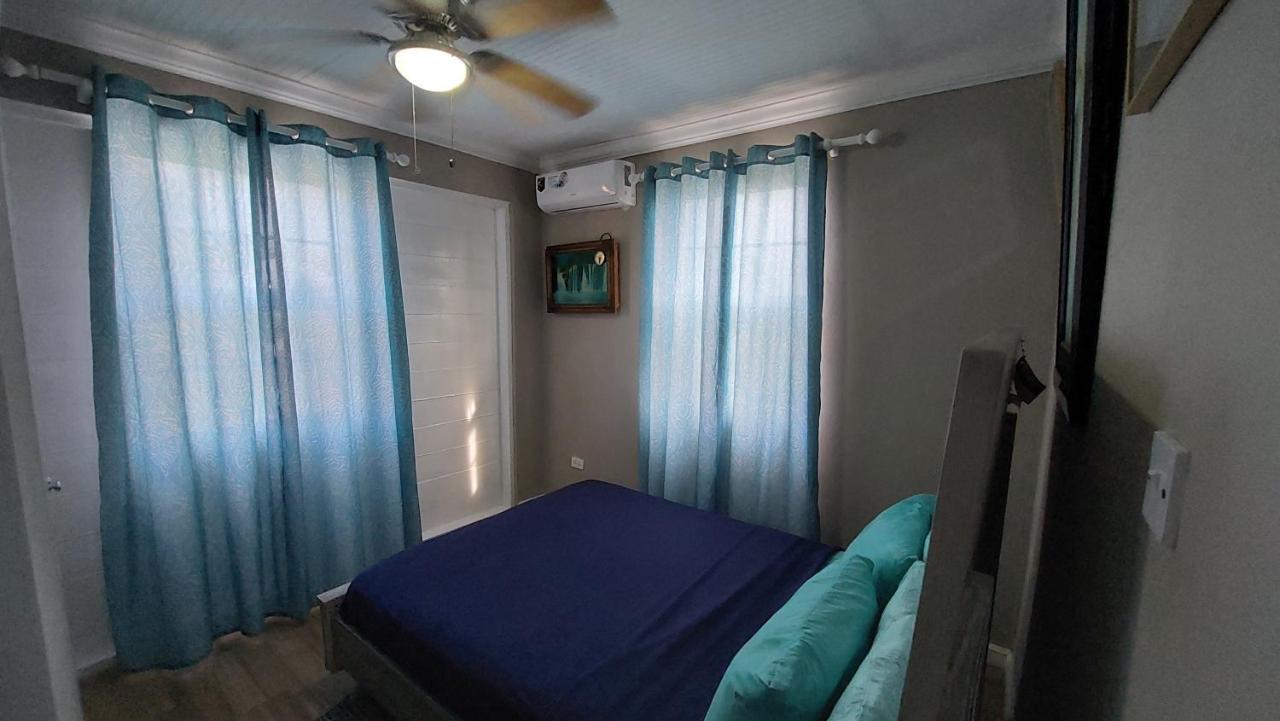 Carmen Apartment Бриджтаун Екстер'єр фото
