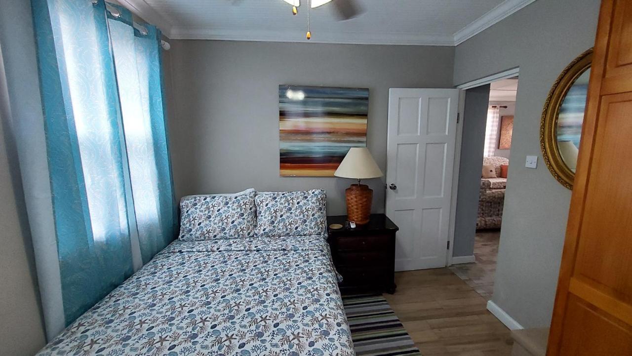 Carmen Apartment Бриджтаун Екстер'єр фото