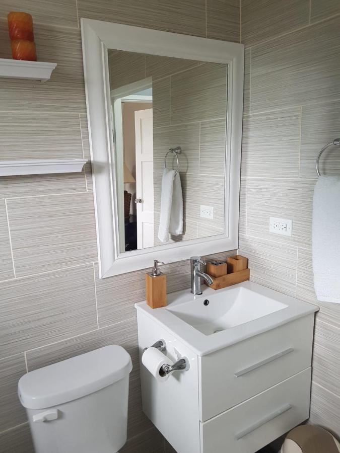 Carmen Apartment Бриджтаун Екстер'єр фото