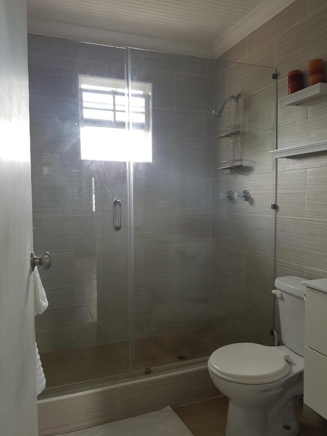 Carmen Apartment Бриджтаун Екстер'єр фото